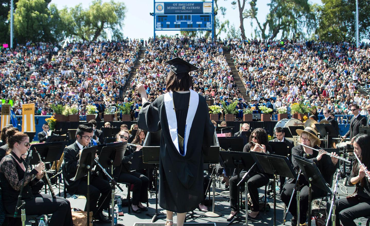 sjsu music students perform during commencement.